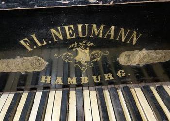 Fortepian z piwnicy Babci
