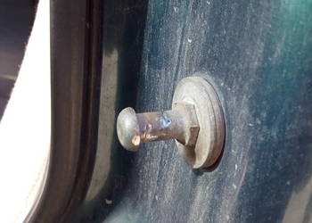 Audi 80 B3 B4 Trzpień Sworzeń Bolec Rygiel Zamka drzwi 8A0837035