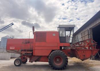 Sprzedam kombajn zbożowy bizon z056