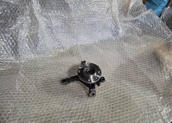 Zwrotnica piasta prawa przednia przód Opel Corsa F 9826779780 9824419880