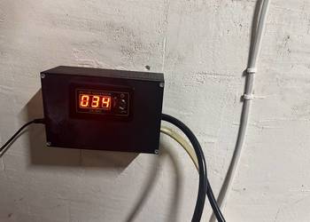 Dozownik oleju i innych płynów