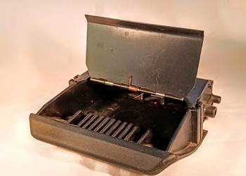 Popielniczka przednia Ford Fiesta mk3 (89-97) – Stan BDB