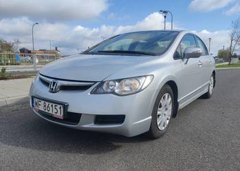 Sprzedam Hondę Civic VIII 1.8 140 KM sedan wersja wyposażeni