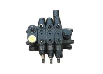 JCB 25/222243 3-sekcyjny rozdzielacz hydrauliczny do  JCB MINI CX 2WD