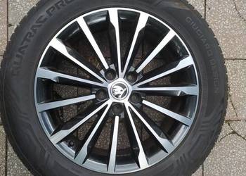 Oryginalne felgi Skoda Trinty 18 cali opony całoroczne Kodiaq Karoq