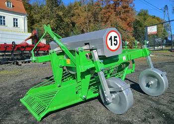 Kopaczka wibracyjna BOMET z wyrzutem bocznym URSA Z655