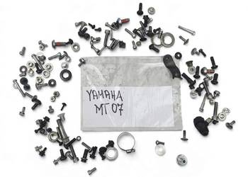 SZPILKA ŚRUBA NAKRĘTKA OŚKA Yamaha R7 YZF-R7 MT-07 III MTN690 podkładka
