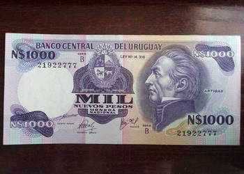 Banknot 1000 pesos Urugwaj