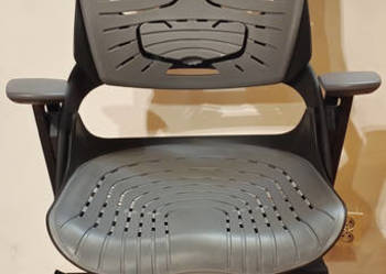 Fotel obrotowy WAU 2 (szaro-czarny, elastomer)