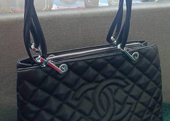 Czarna pikowana torebka