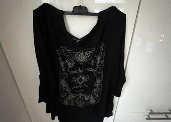 Szykowna koszulka z czarnym wzorem M