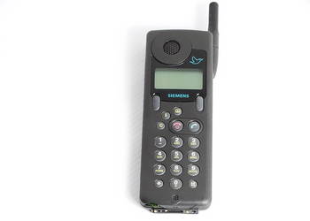 Siemens S6 klasyczny telefon komórkowy z 1996–1997 roku, dziś traktowany ja