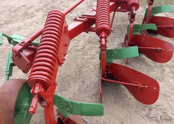 Pługi  4 kverneland Pługi  4 kverneland