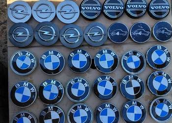 Kapsle dekielki emblematy felg aluminiowych