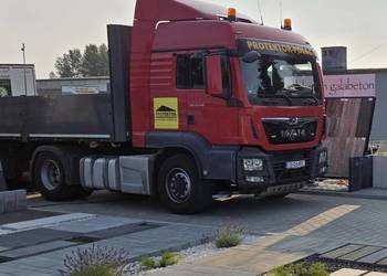 Spedycja transport logistyka samochód przewóz towar rozładunek bez widlak