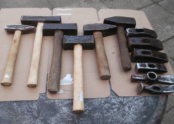 Stare młotki siekiery