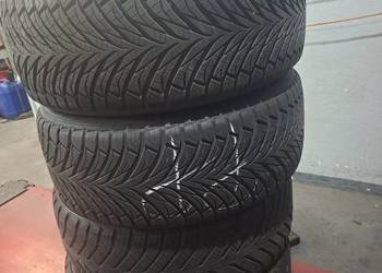 Komplet opon wielosezonowych do SUVa