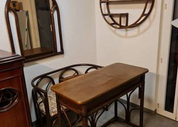 Drewniany zestaw mebli – lustro, półka, telefoniera i stolik ,oriental