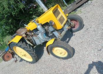 Sprzedam traktor rolniczy z maszyną sprawny