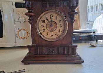 Francuski zegar kapliczka z pozytywką