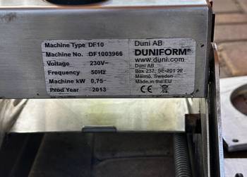 Zgrzewarka do tacek Duniform D10 wraz z matrycami