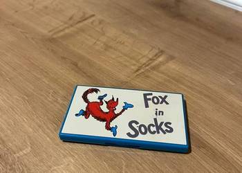 Nowa Paletka cieni/ do blendowania z rozświetlaczem i lusterkiemox in socks