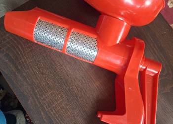 Maszynka  do soku np. Z winogron,pomidorów itp