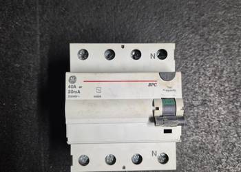 Wyłącznik różnicowoprądowy 3f 40A 30mA używany