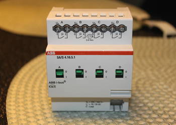 ABB SA/S4.16.5.1 Aktor, Aktuator 4-ny, 16/20 AX, C-Last, REG KNX