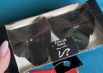 Nowe brązowe klipsy do butów kokardki USA zamsz vintage