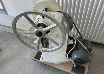 Tabletkarka / prasa do tabletek TDP – elektryczna, sprawna, z osprzętem