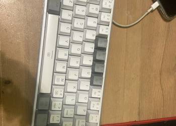 Sprzedam klawiaturę redragon k617 fizz RGB