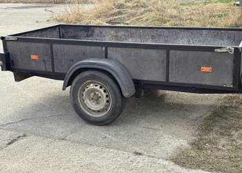 Przyczepka samochodowa