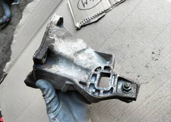 AUDI 80 B4 80B4 2.0 ABT ŁAPA SILNIKA 8A0199307C
