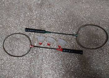 Rakietki do badmintona WISH 316 + trzy lotki.
