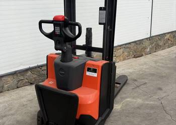BT Toyota Swe120 paleciak z masztem 2.70m