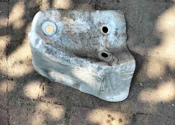 Osłona termiczna po prawej stronie pod maską BMW E34  3.8 M5