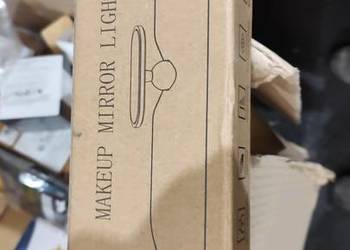 lampa do makijażu marki Draome, zaprojektowana do montażu na lustrze lub w