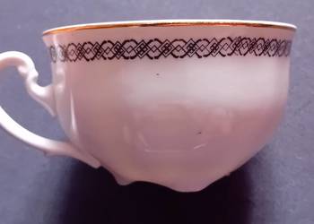 Filiżanka Ćmielów, fason 520. Sygnatura z PRL. Filiżanka Ćmielów, fason 520. Sygnatura z PRL.