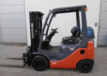 Toyota wózek widłowy jak NOWY TRIPLEX 4,3m tylko 2517 MTH stan IDEALNY