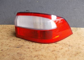 renault LAGUNA 2 02r 1.8 16v lampa tylna prawa w błotnik 8200002474