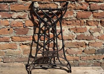 STARA ŻELIWNA NOGA - PODSTAWA MASZYNY - STARA MASZYNA - GRITZNER