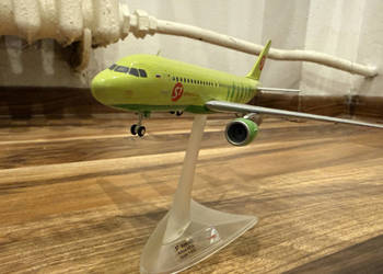 Model Herpa AIRBUS A319 S7 1:200 VP-BHQ
