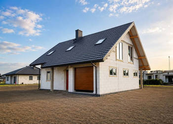Oferta sprzedaży domu wolnostojącego 217.4m2 Lutoryż