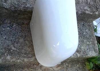 postumenty podwieszane pod umywalke