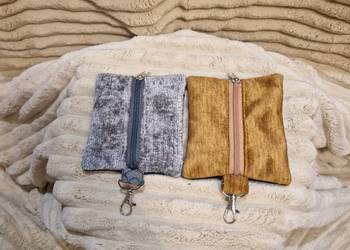 Przydasie przypinki portfelik