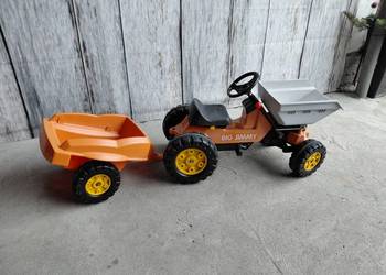 zabawka - traktorek na pedałki / 384