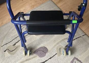 Chodzik dla osoby niepełnosprawnej.