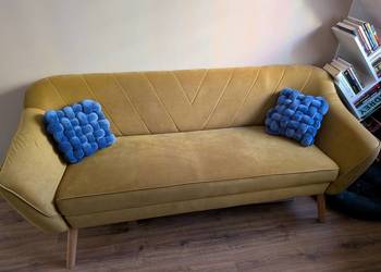 Musztardowa sofa skandynawska trzyosobowa 180cm