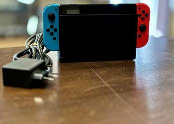 Konsola Nintendo Switch HAC-0001 + Stacja Dokująca